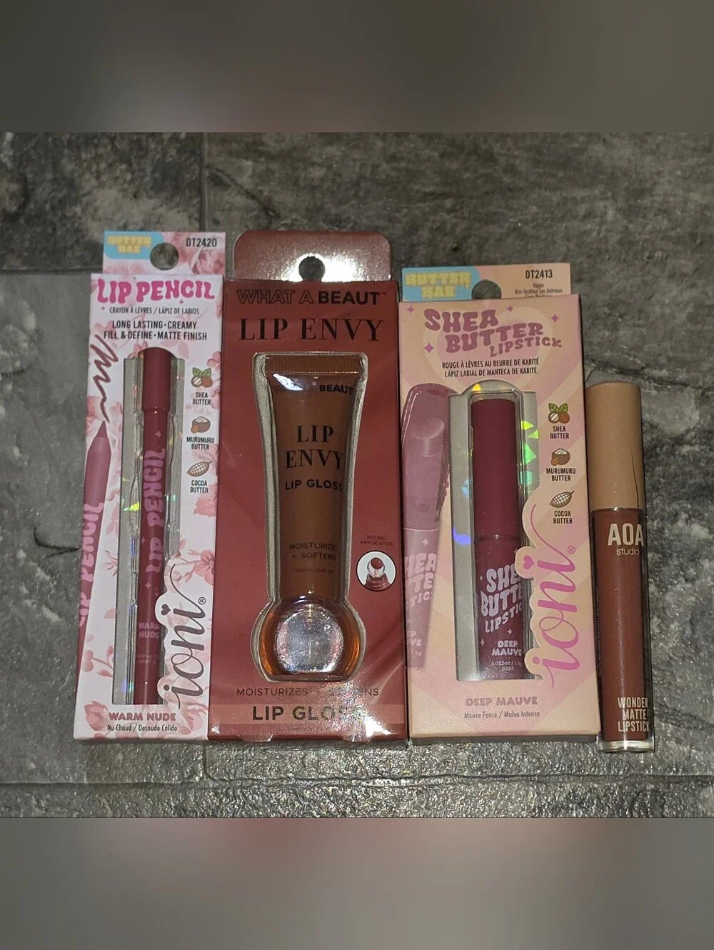 Lip Bundle- Lipliner, Lip Gloss & Lipstick BNIB